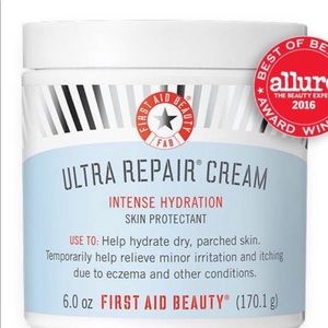2 First Aid Beauty ultra repair cream
